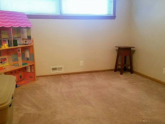 4th image of 901 Decker Dr