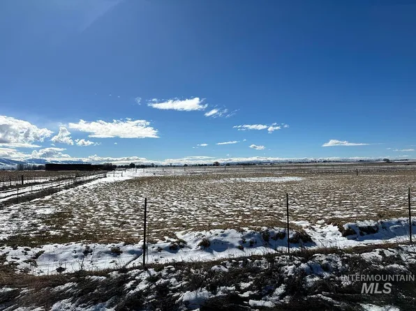 880 W Baseline Rd, Paul, ID 83347