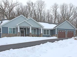 7245 Franklin Rd, Evans City, PA 16066