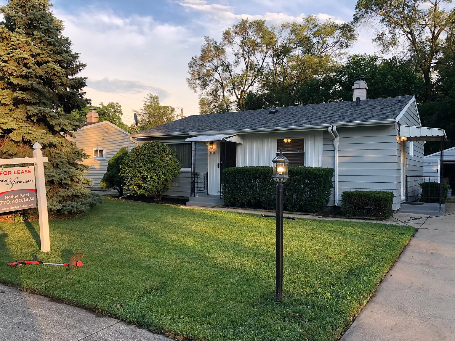 2908 Kettering Dr — Photo 1