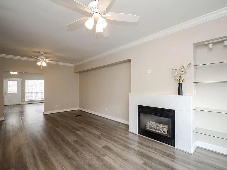 1307 Prospect St — Photo 12