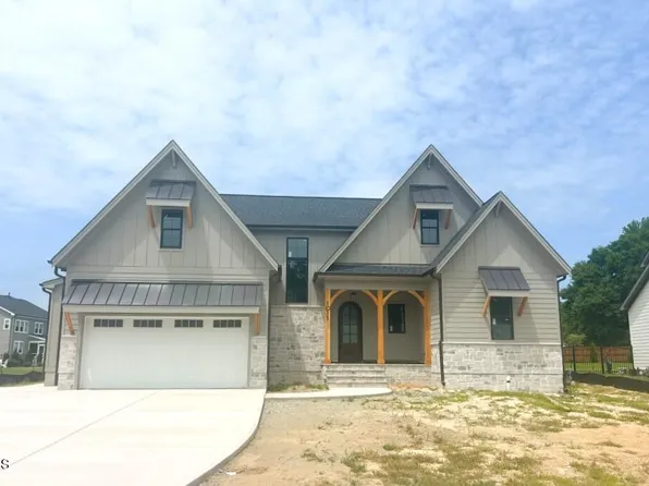 1011 Lily Claire Ln, Fuquay Varina, NC 27526