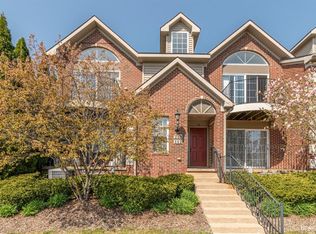 112 W Oakbrook Dr, Ann Arbor, MI 48103