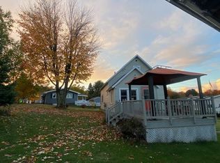 1760 Glenwood Ln, Ishpeming, MI 49849