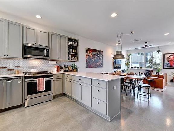 5th image of 801 N Bluff Dr Unit 49