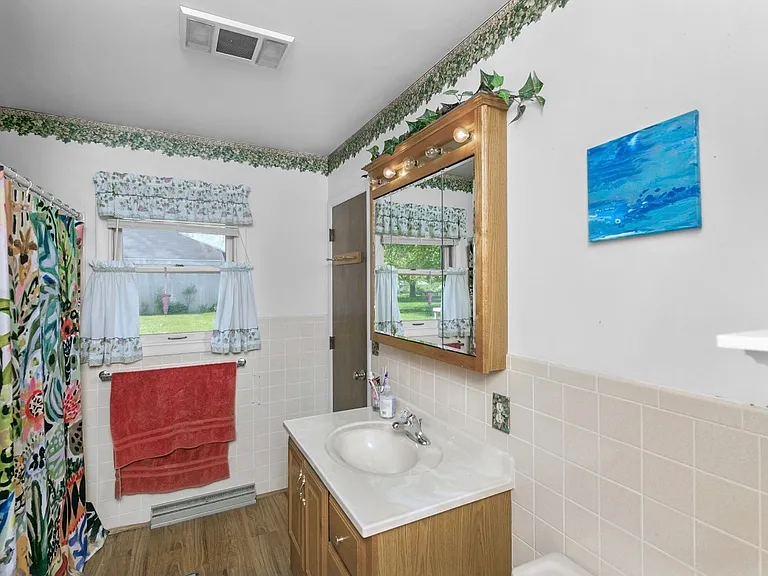 54528 Willis Ave — Photo 18