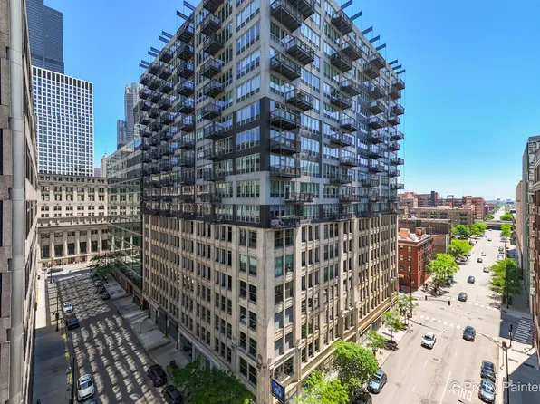 565 W Quincy St Unit 704, Chicago, IL 60661
