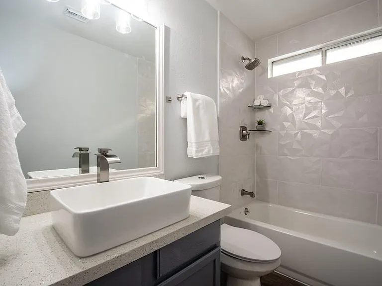 1422 Ruthven St — Photo 45