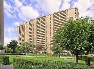 360 Ridelle Ave #1701, Toronto, ON M6B 1K1