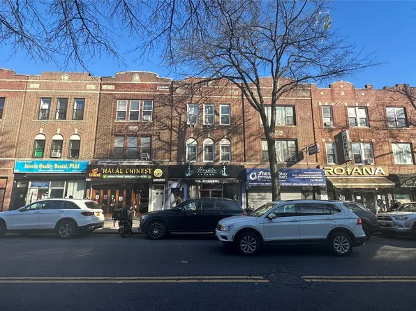 25-47 Steinway St, Astoria, NY 11103