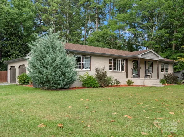 102 Ridge Ave, Clover, SC 29710