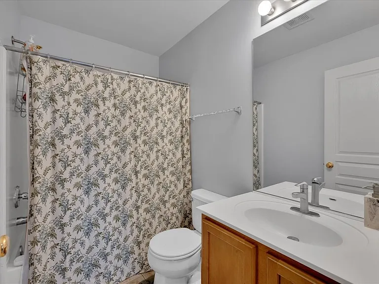 404 Belvedere Ln — Photo 12