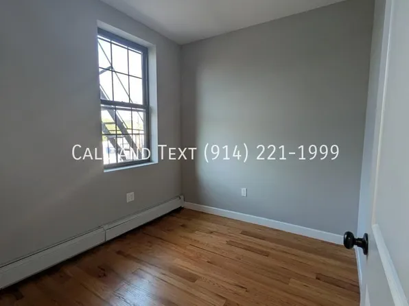 776 E 233rd St, Bronx, NY 10466