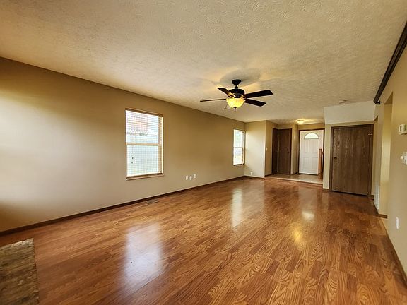 4th image of 4100 Berrybush Dr