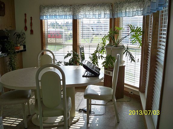 5th image of 610 White Willow Dr