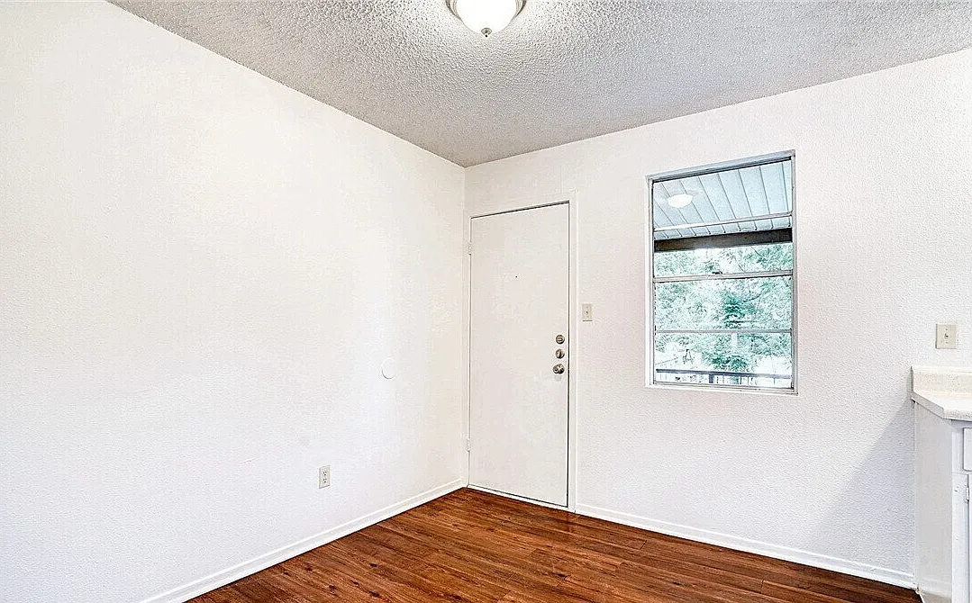 2 bed, 1.0 bath, 790 sqft, $925 — Photo 4