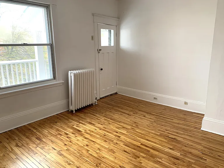 362 Friel St — Photo 16
