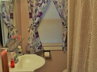 1002 Quentin Rd, Eastlake, OH 44095