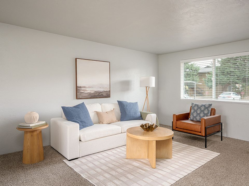 Pacific Village | Living Room