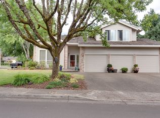 13795 SW Hiteon Dr, Beaverton, OR 97008