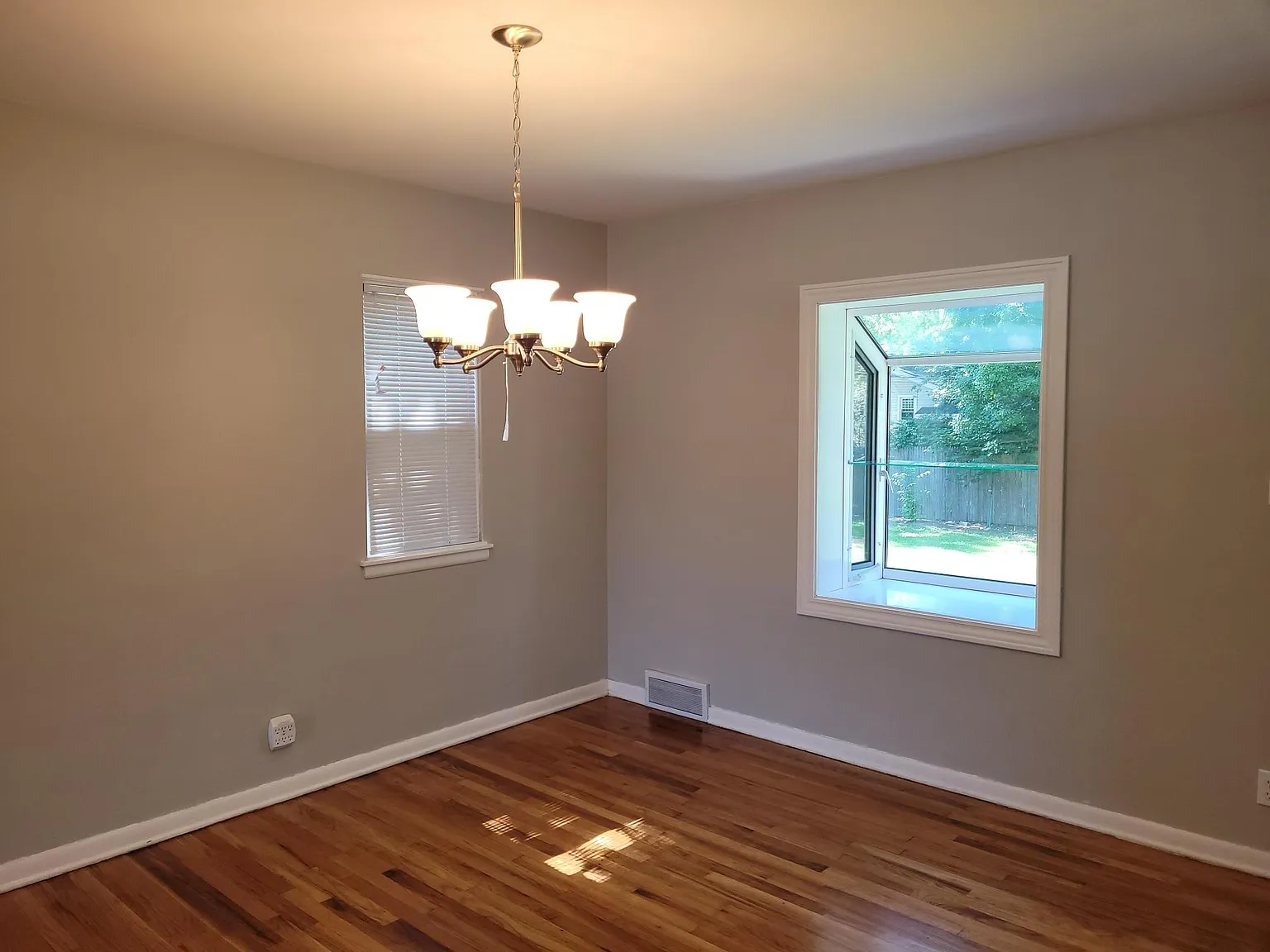 609 S Sleight Street — Photo 4