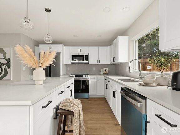 4th image of 1404 N 136th Street
