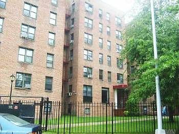 2nd image of 15025 72nd Rd APT 3B