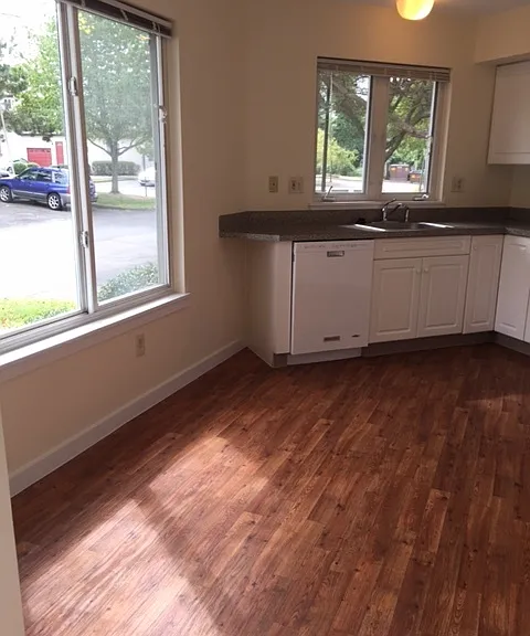 Rosewood Apartments — Photo 15