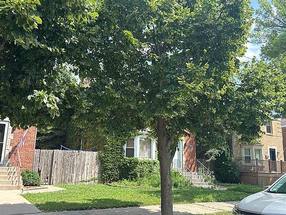 3rd image of 10943 S Hamlin Ave