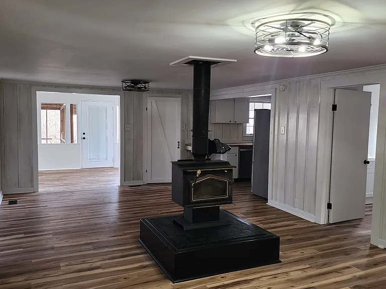 93 Deepwater Ave — Photo 6