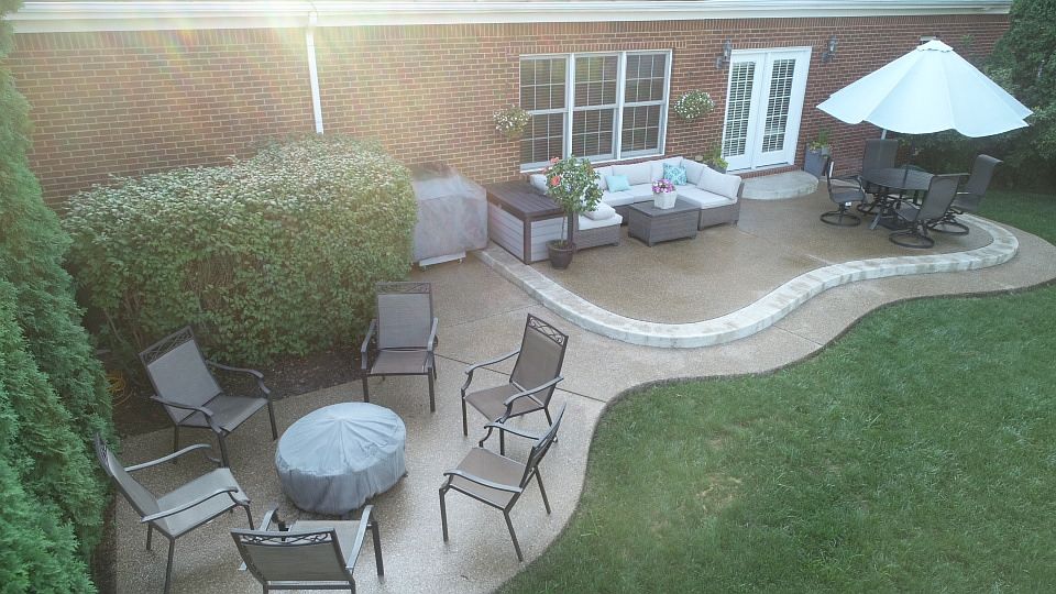 Outdoor living space 