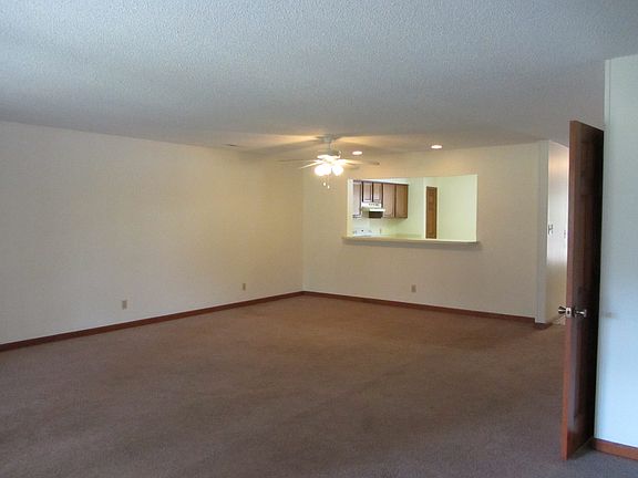 Living/Dining area facing back to kitchen