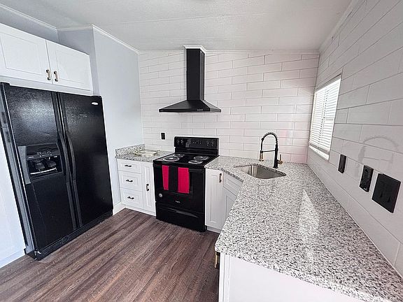 4th image of 5515 Rd Ave