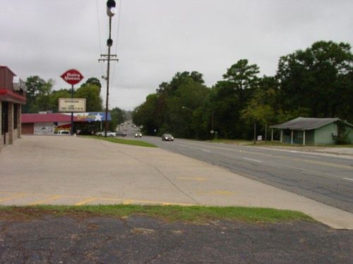 3rd image of 1101 W Upshur Ave