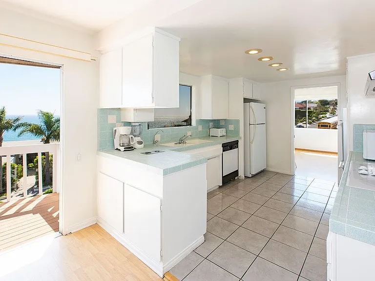 18109 Coastline Dr — Photo 16
