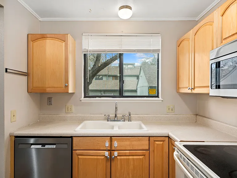 1610 Westbridge Dr #18 — Photo 13