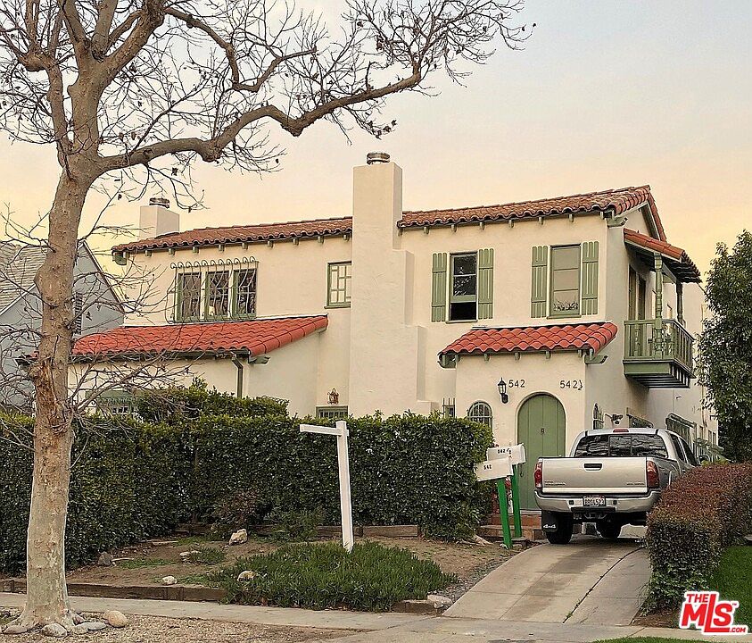 1st image of 542 N Orange Dr