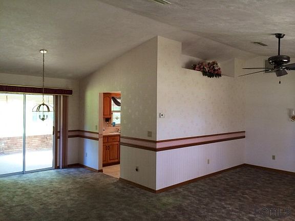 3rd image of 352 Parkview Dr