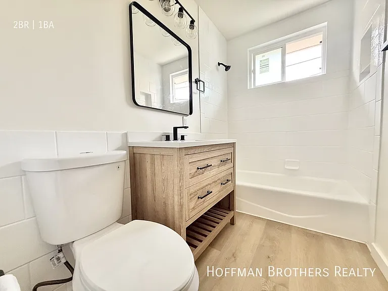 1421 S Shenandoah St #6 — Photo 6