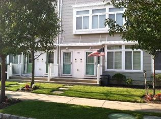 7510 Aquatic Dr, Arverne, NY 11692