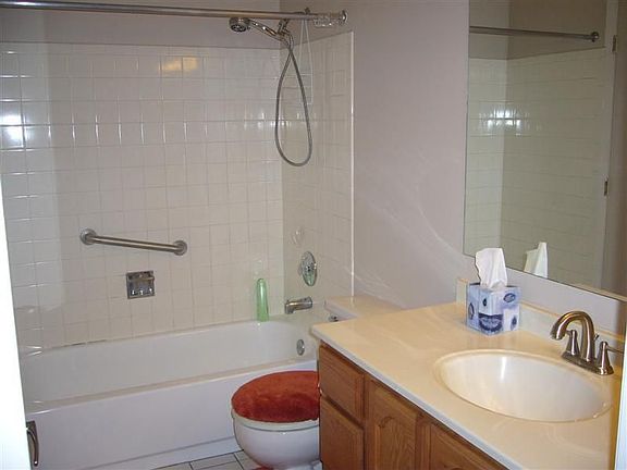 4th image of 714 N Deer Run Dr