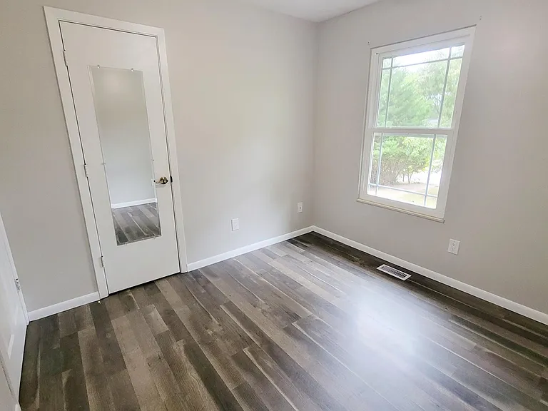 1316 E Woodshire Dr — Photo 17