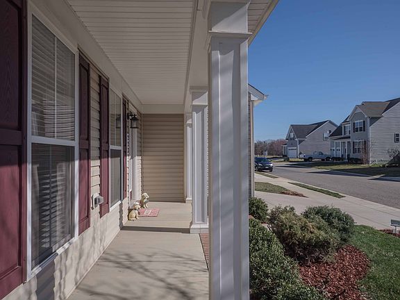 3rd image of 22377 Douglas Ct