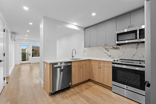 Rented by Leasing Management LLC | media 30