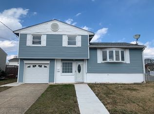 34 Patrick St, Carteret, NJ 07008