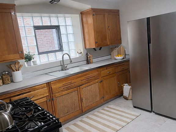 5th image of 1644 Gunderson Ave #1