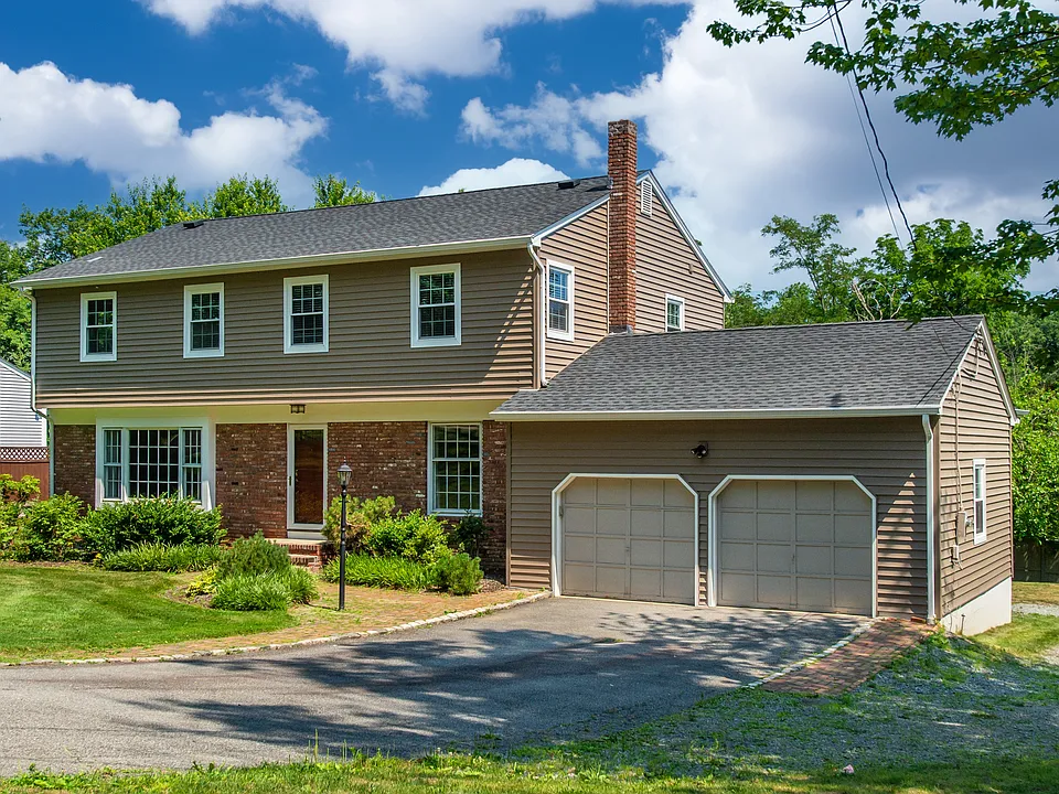 107 Spring Brook Rd