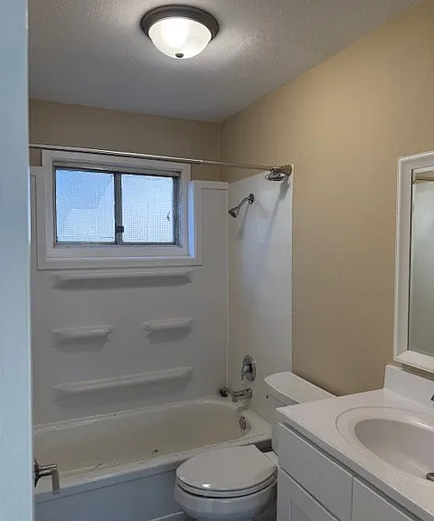 1114 University Dr N #3 — Photo 9
