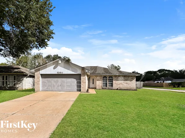 10811 Forest Leaf Dr, Sugar Land, TX 77498