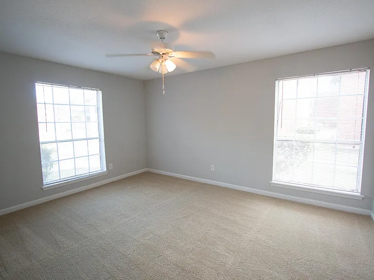 The Claridge Apartments — Photo 22